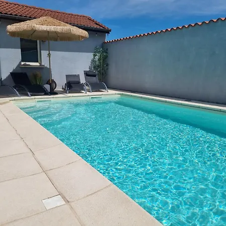Maison Individuelle Avec Sa Piscine Et Son Jacuzzi Prives